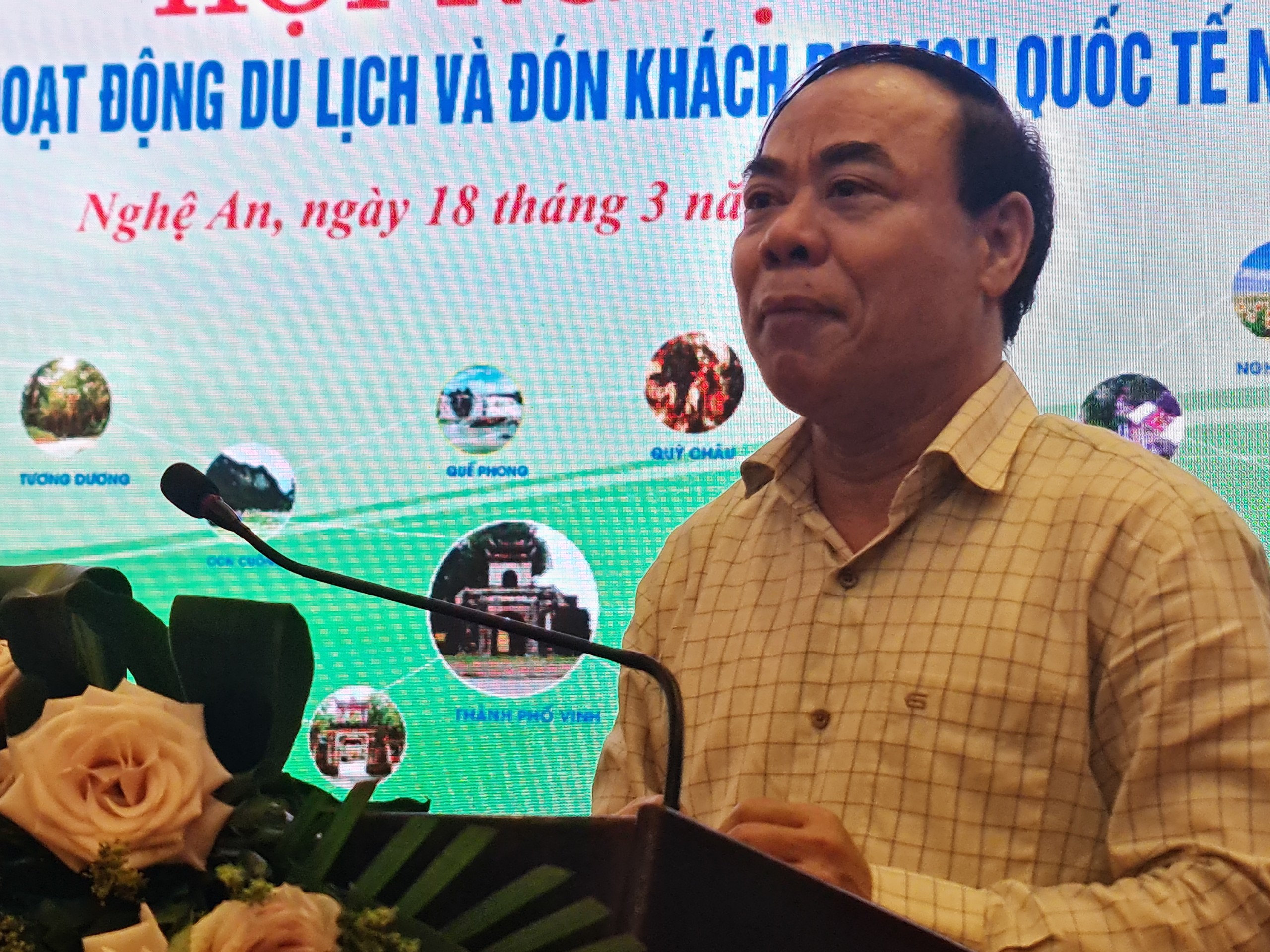 Giám đốc Sở Du lịch tỉnh Nghệ An Nguyễn Mạnh Cường phát biểu khai mạc Hội nghị